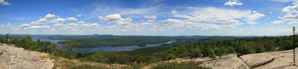 JVP - Panoramique  la vole - Le lac Winnipesaukee, le plus grand lac de l'tat du New Hampshire aux tats-Unis.