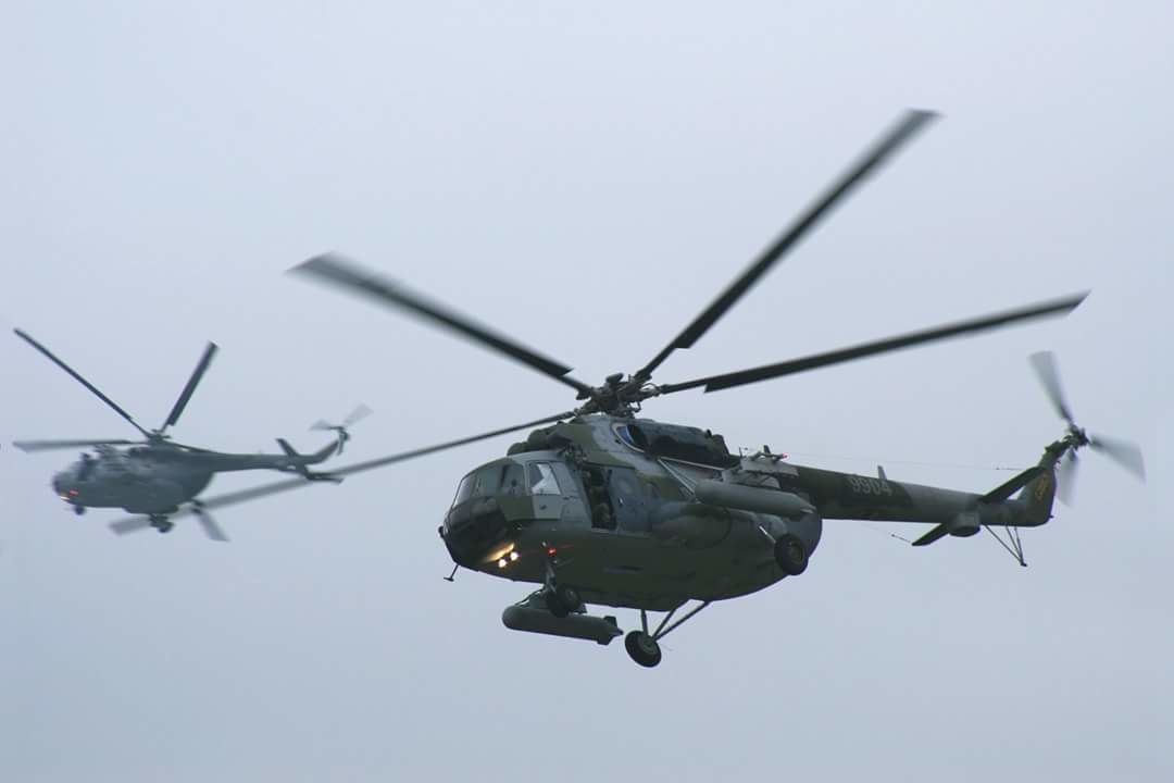 JVP - Photographie - Vol en patrouille - rase motte dans le brouillard