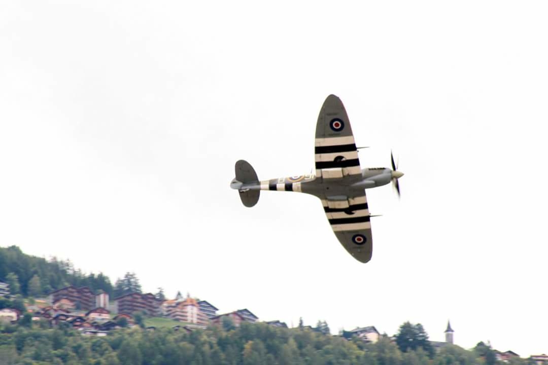JVP - Photographie - Spitfire en livrée du D day
