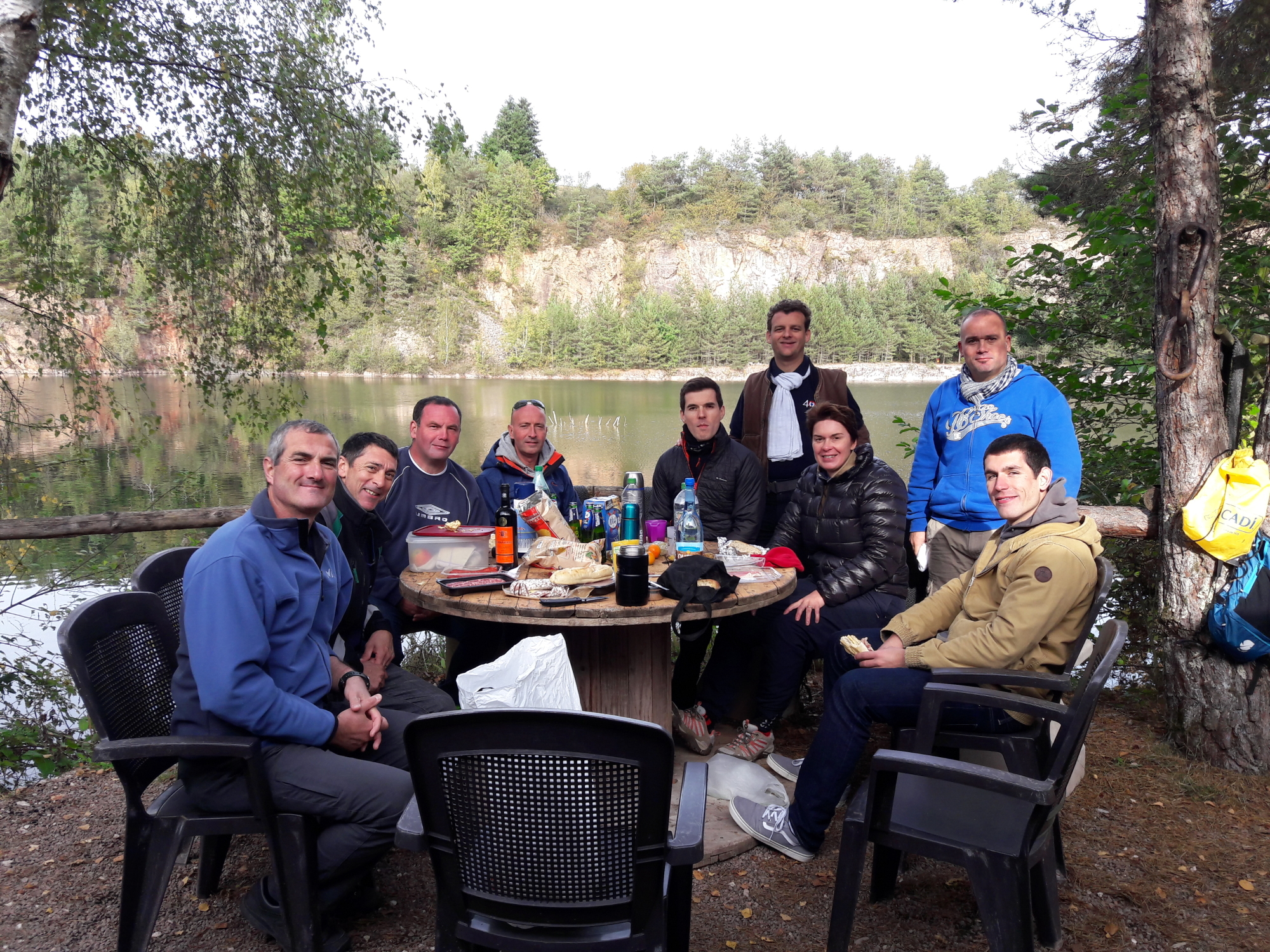 JVPlonger - La Roche-En-Brnil : Aprs l'effort le rconfort ! BBQ avec les lves